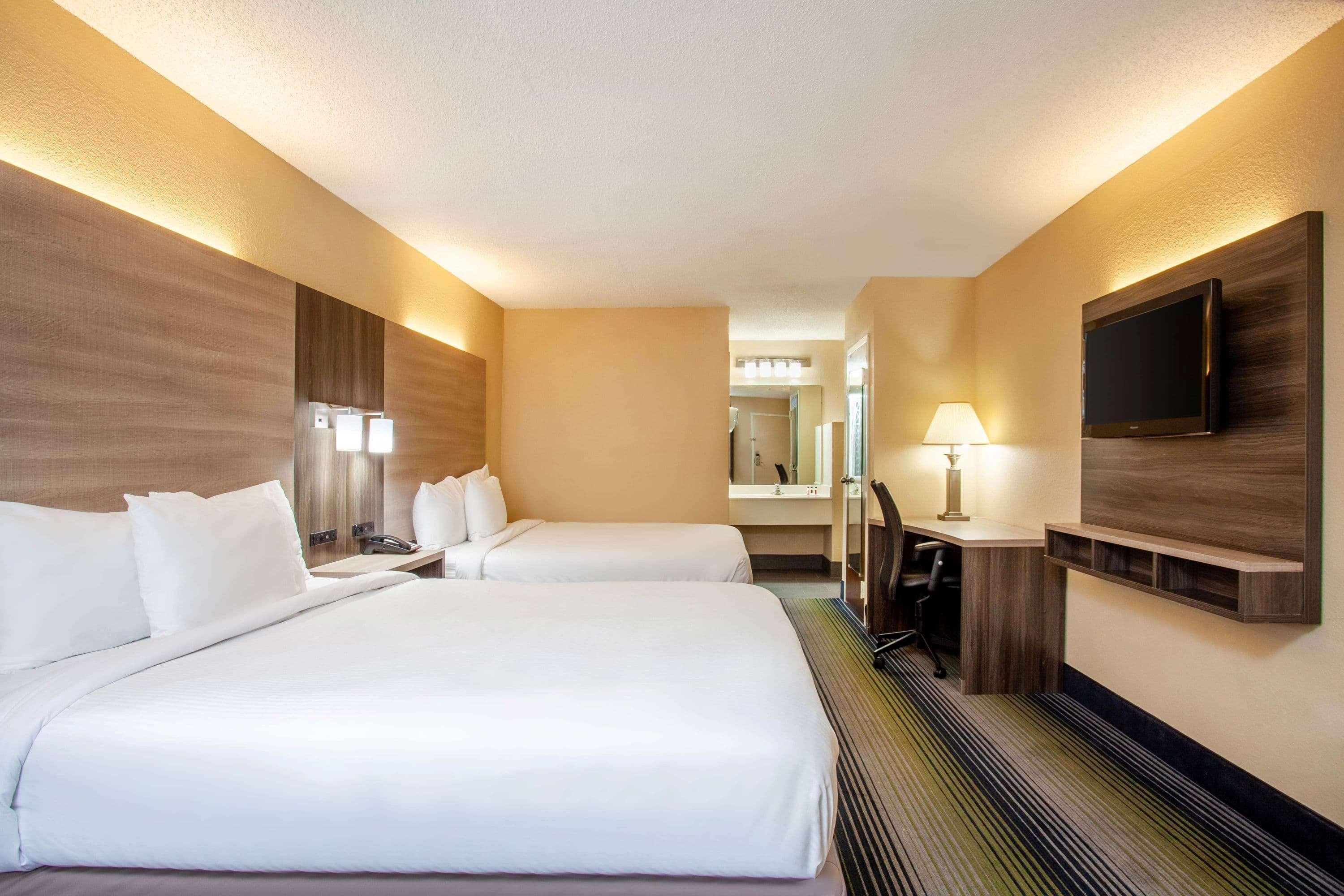 Baymont By Wyndham Mcdonough Hotel Exterior photo