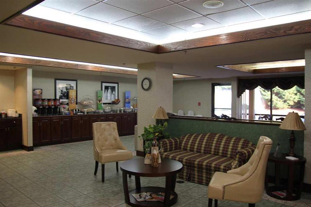 Baymont By Wyndham Mcdonough Hotel Interior photo