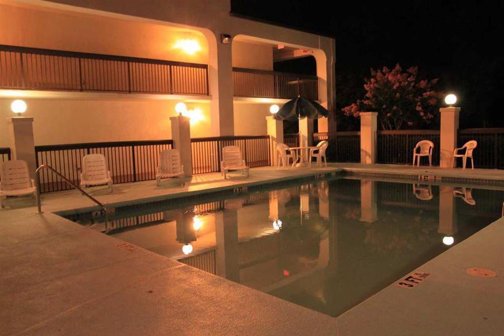 Baymont By Wyndham Mcdonough Hotel Facilities photo