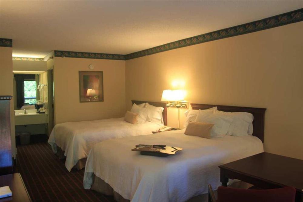 Baymont By Wyndham Mcdonough Hotel Room photo